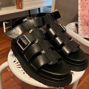 W No Boundaries Sandals